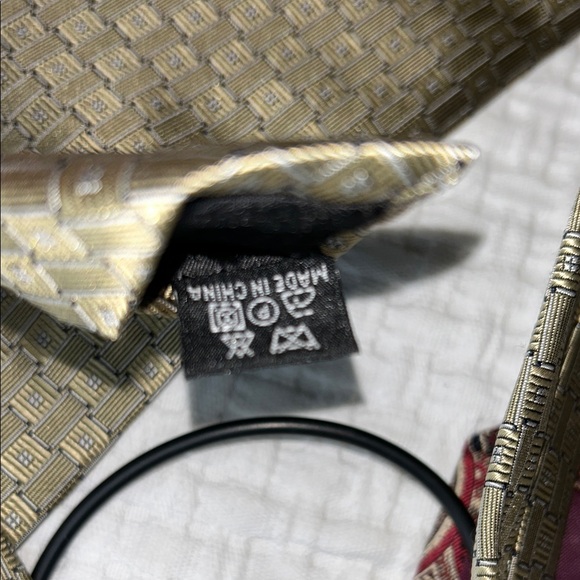 Pierre Cardin Gold and Red Paisley Tie Set - Picture 5 of 9